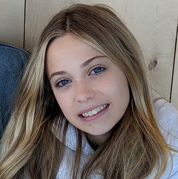 Meet your Posher, Roxy - Picture 2 of 2